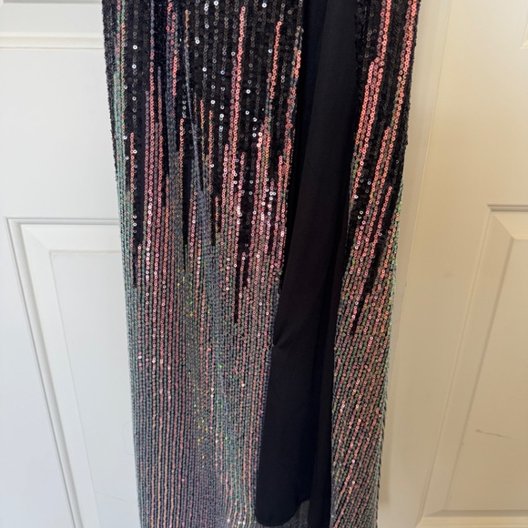 Kalinnu One Shoulder Black Sequin Gown Size 6 - Picture 10 of 13